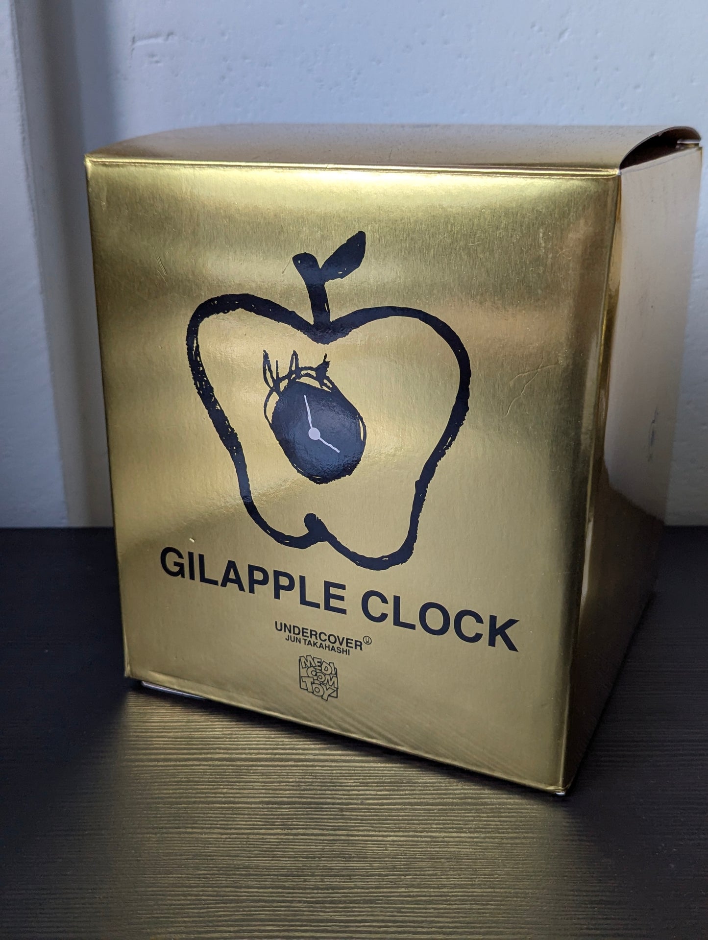 Undercover x Medicom toy Gilapple clock